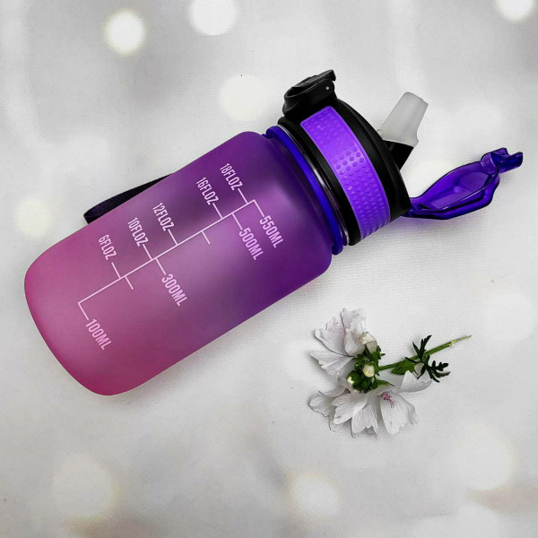 Бутылка для воды 550 мл. с клапаном и разметкой / Двухцветная бутылка для воды и других напитков, цвет ФИОЛЕТОВЫЙ